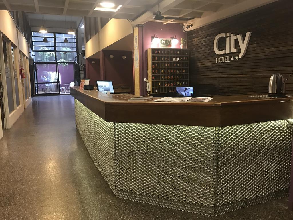 City Hotel Posadas Kültér fotó
