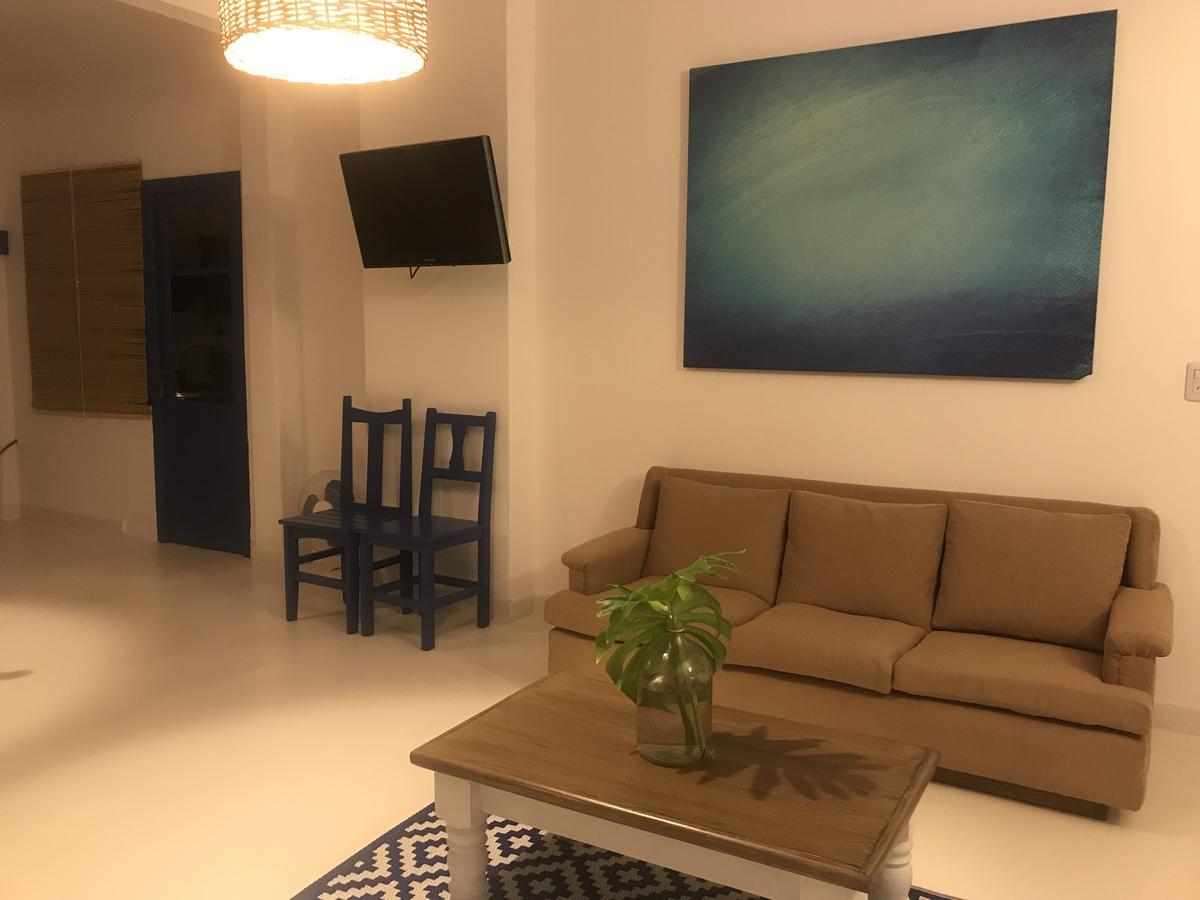 City Hotel Posadas Kültér fotó