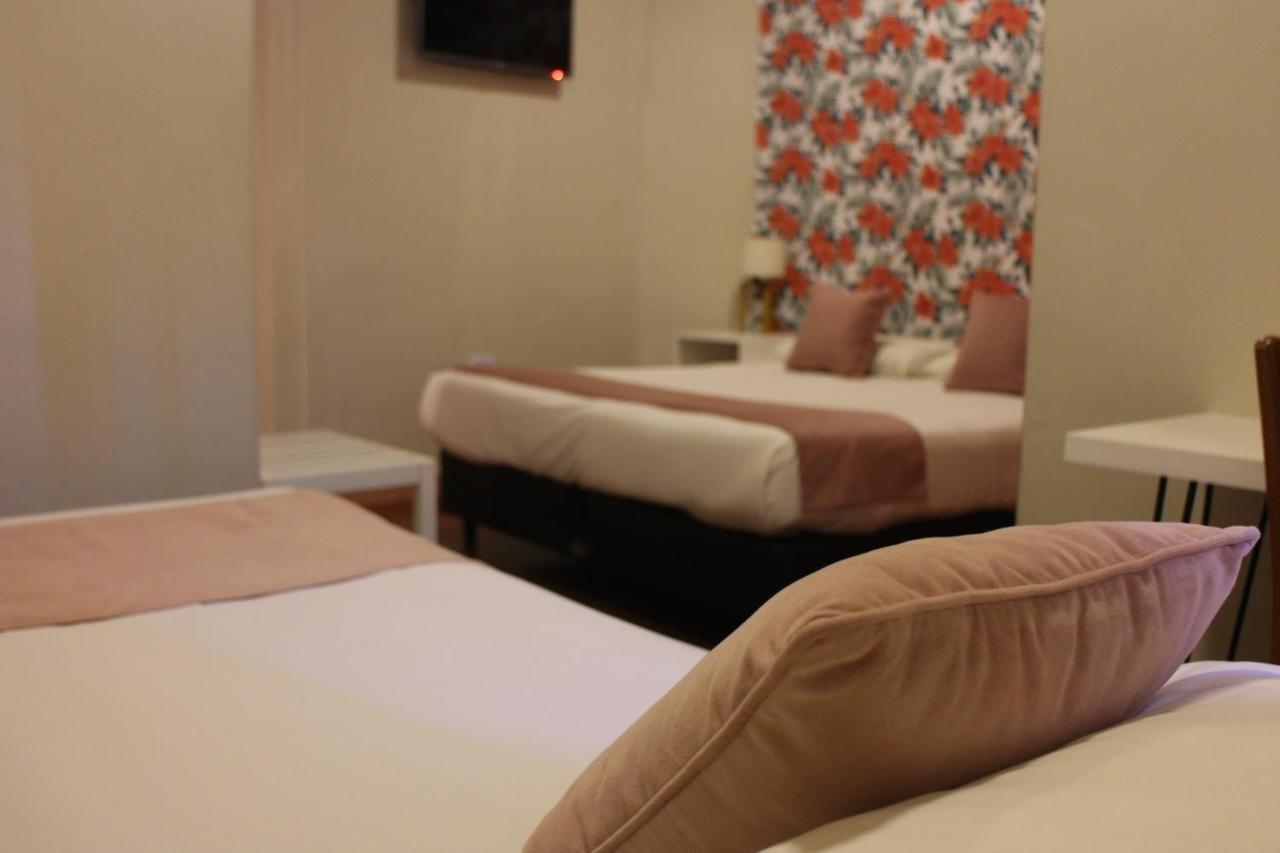 City Hotel Posadas Kültér fotó