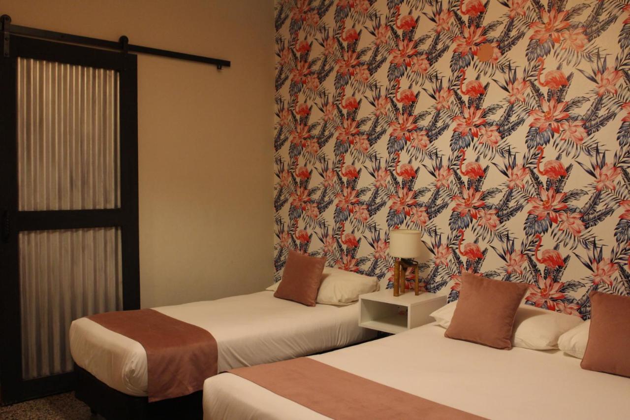City Hotel Posadas Kültér fotó