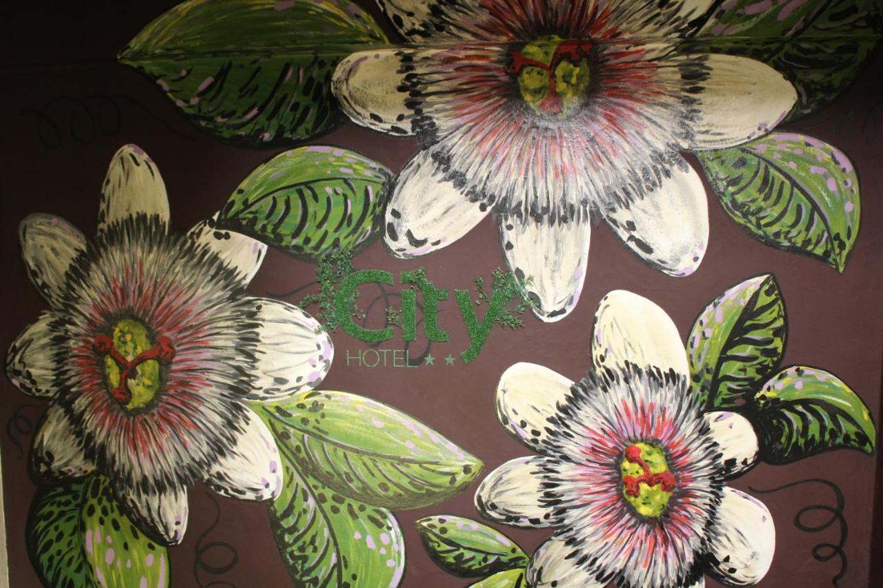City Hotel Posadas Kültér fotó