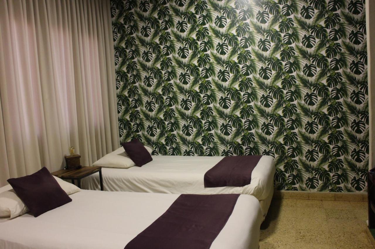 City Hotel Posadas Kültér fotó