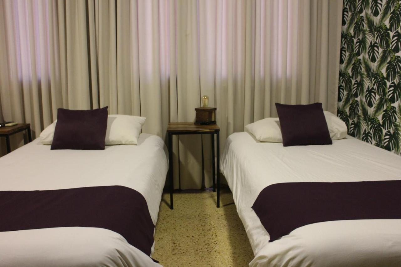 City Hotel Posadas Kültér fotó